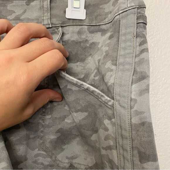 Spanx pull on camo green stonewash shorts stretch mud rise twill 5” size M - Picture 5 of 11